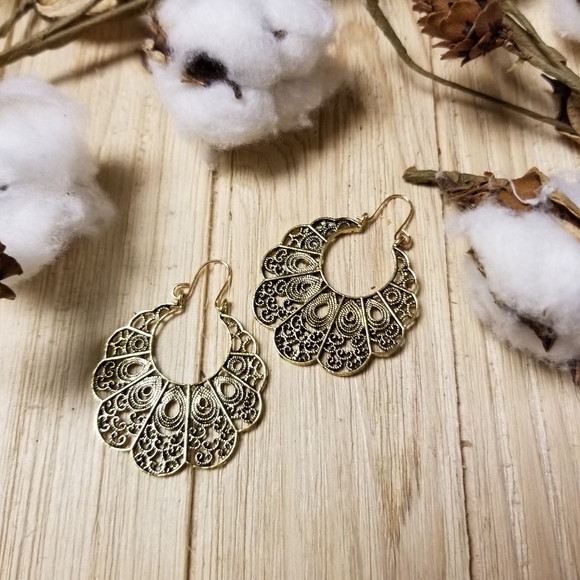 Beautiful Vintage GOLD Boho earrings - Picture 8 of 9